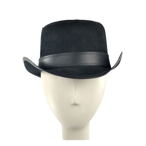 Trendy men's cowboy hat with metal chain embellishment.
